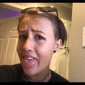 Meet your Posher, Emmy